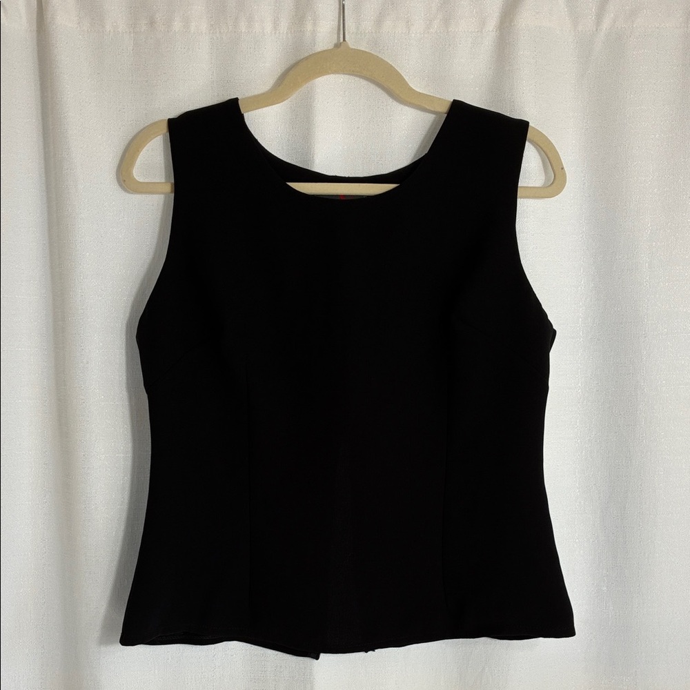 Verda Elegant Black Sleeveless Top